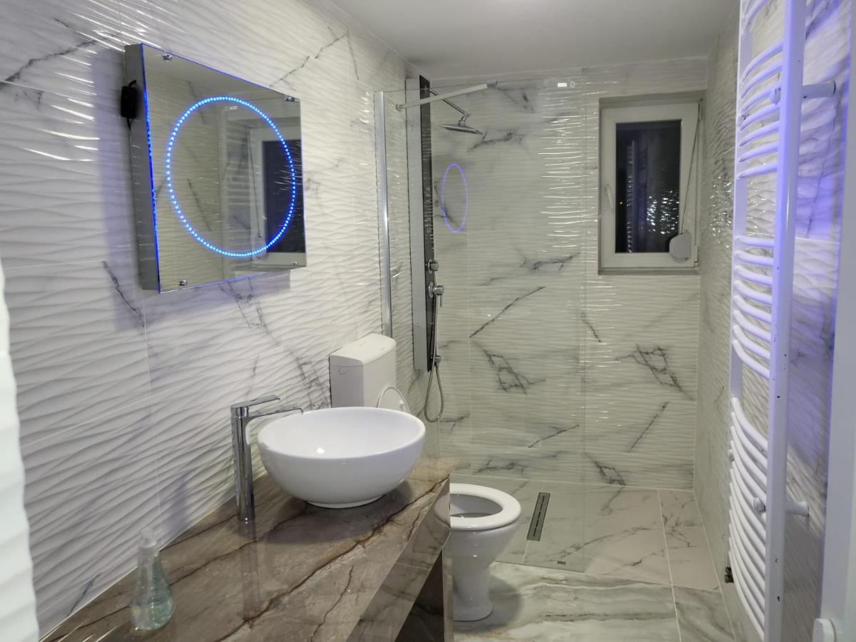 Vila Ana Cu Terasa Gratar Si Jacuzzi Villa Satu Mare Ngoại thất bức ảnh